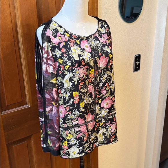 3.1 Phillip Lim Black and Pink Floral Blouse Size 10 - Picture 7 of 9
